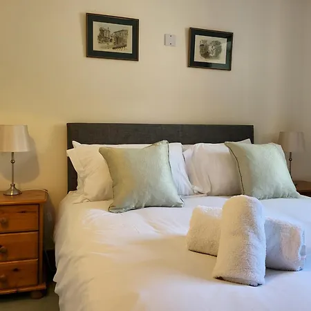 Holiday home Wheelwrights House