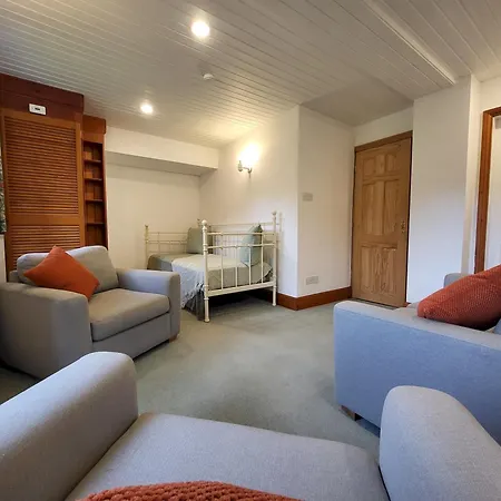Holiday home Wheelwrights House