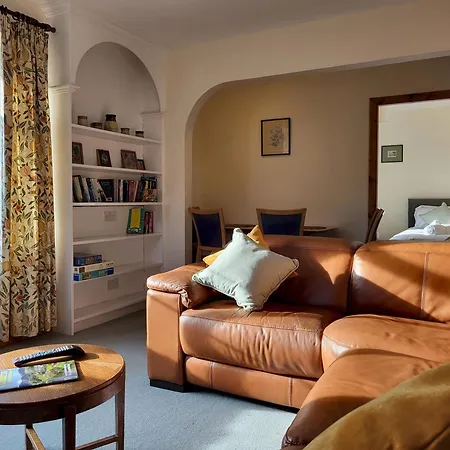 Holiday home Wheelwrights House *