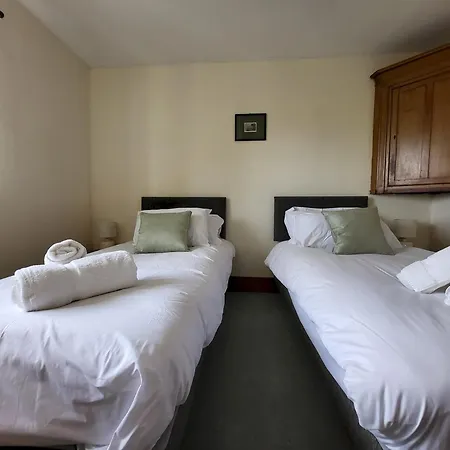 Holiday home Wheelwrights House